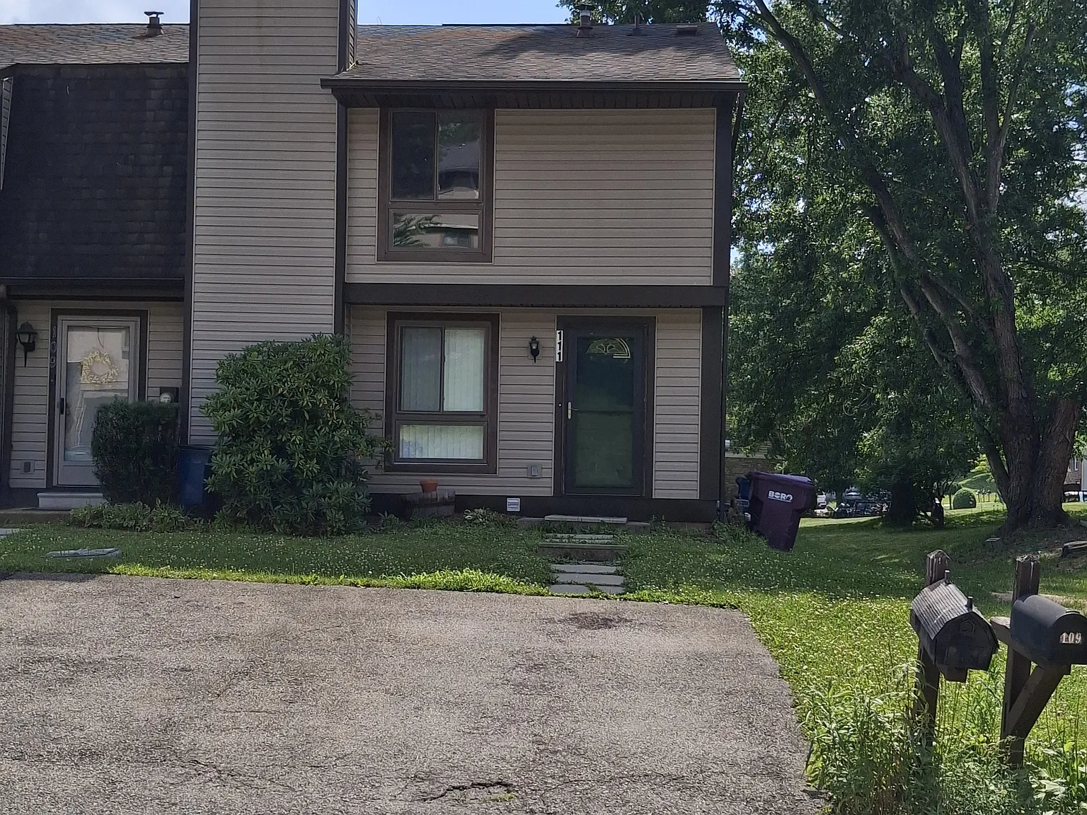3 bed, 1.5 bath, 928 sqft, $1,599 — Photo 3