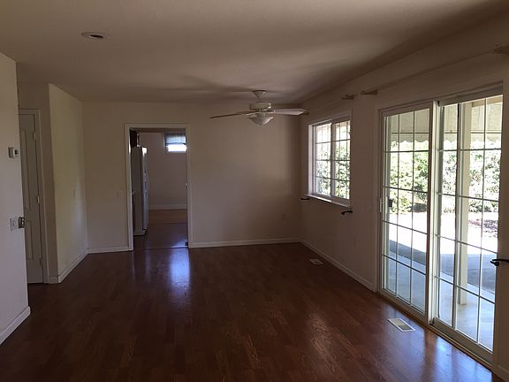 2nd image of 176 Glacier Cir