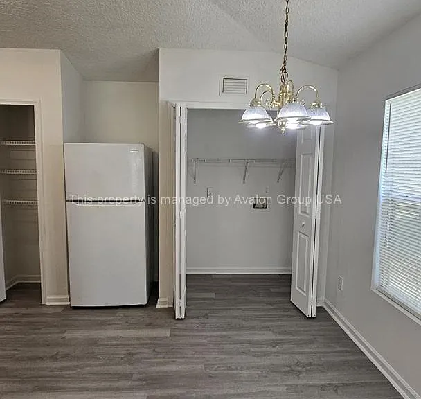 9453 Thorn Glen Rd — Photo 4
