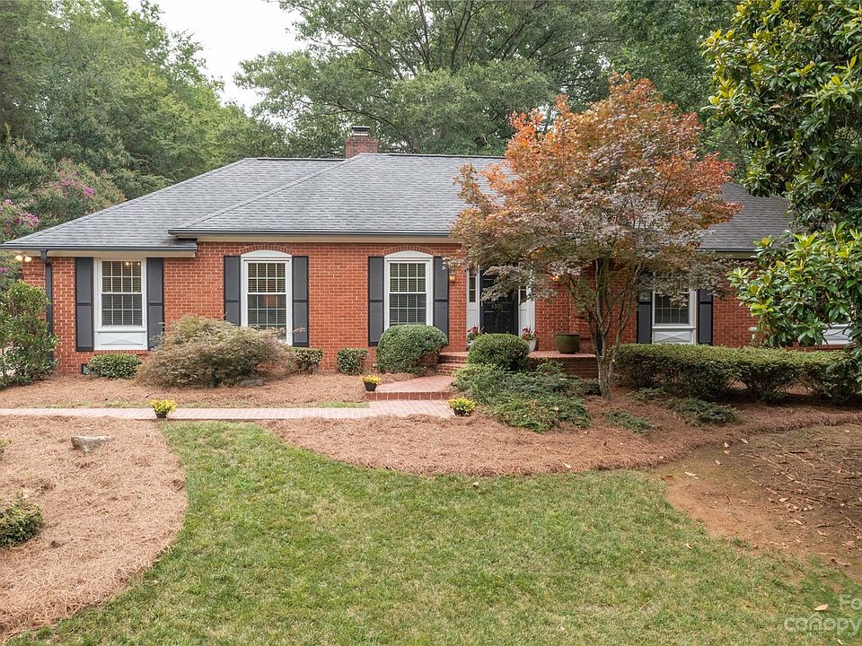 1st image of 4301 Deepwood Dr