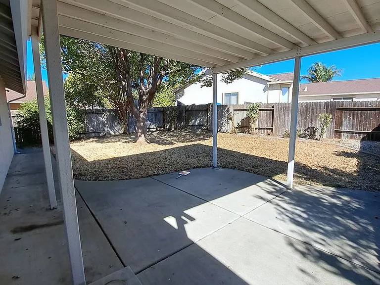 801 Capistrano Dr — Photo 24