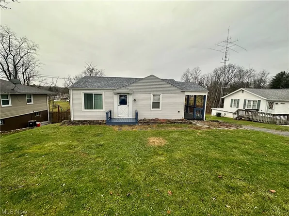 113 Meadow Rd, Wintersville, OH 43953