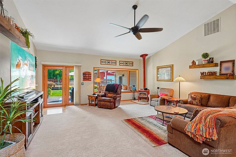 3rd image of 39224 200th Avenue SE
