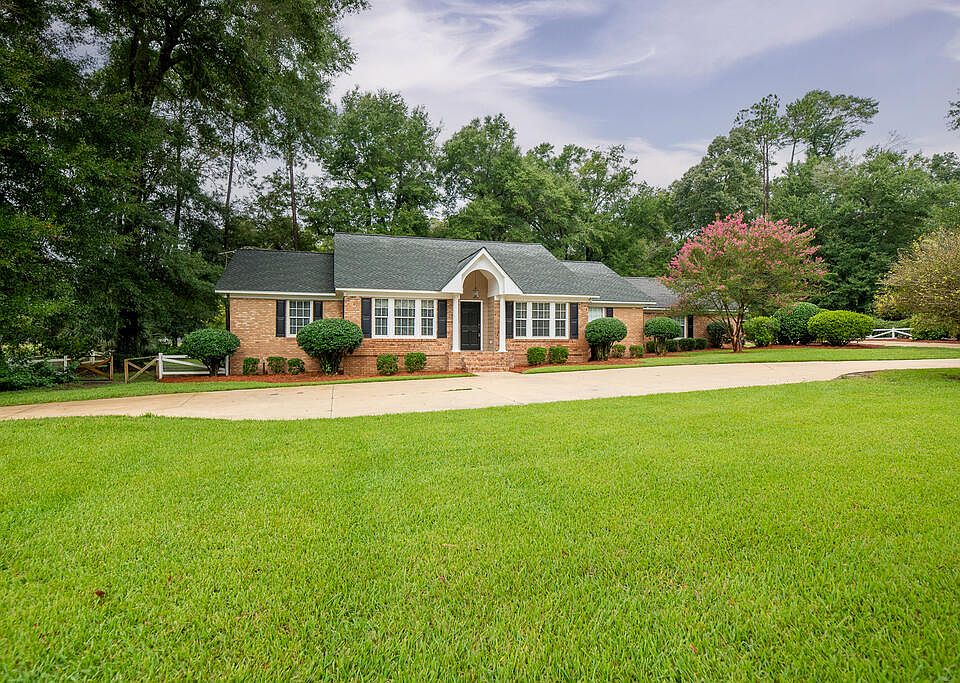 1st image of 136 Horseshoe Rd
