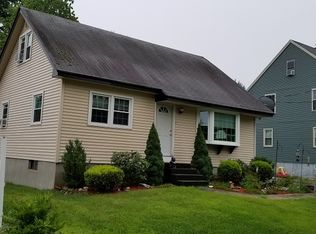 55 Larch St, Goffstown, NH 03045