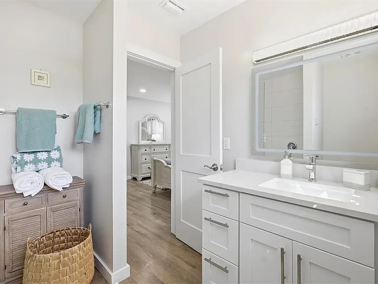5247 Carmilfra Dr — Photo 21