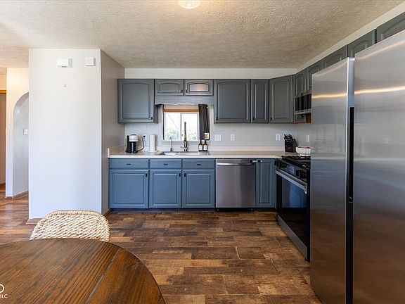 4th image of 3456 Pineleigh Way