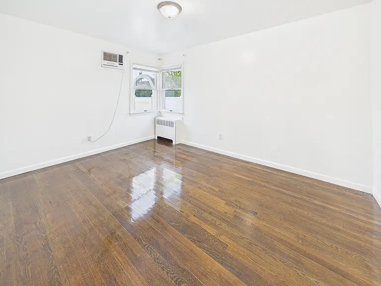 9 Ferndale Dr — Photo 5