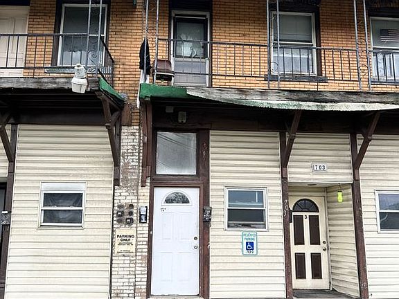 5th image of 701 Freeport Rd APT 1
