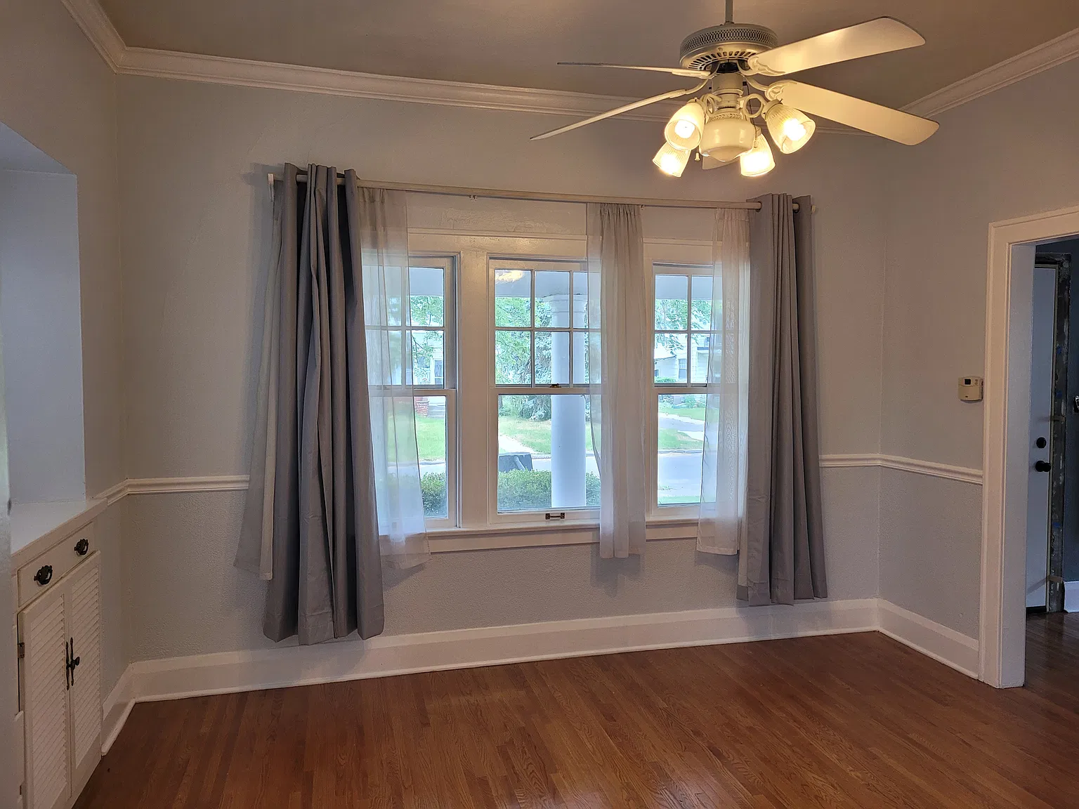 1615 Yosemite Dr — Photo 4