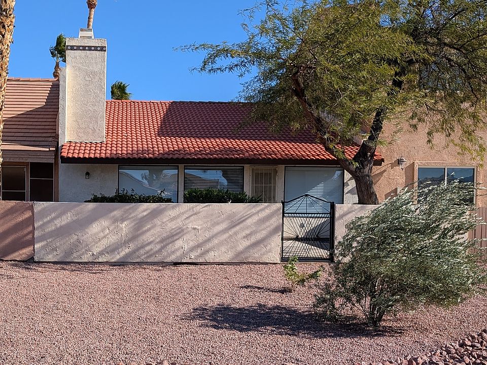 1st image of 2913 Country Club Dr