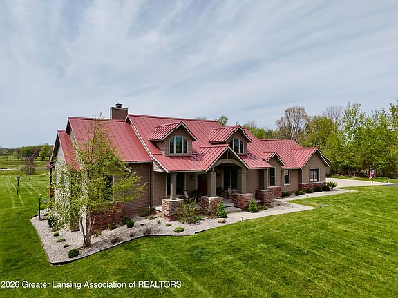 2nd image of 10272 Wacousta Rd