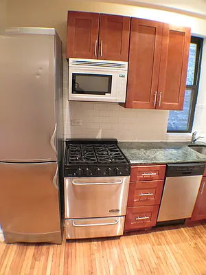 Rented by Glasser Realty LLC | media 7