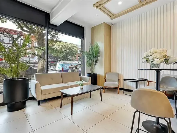 639 East 28th Street image 12 of 15