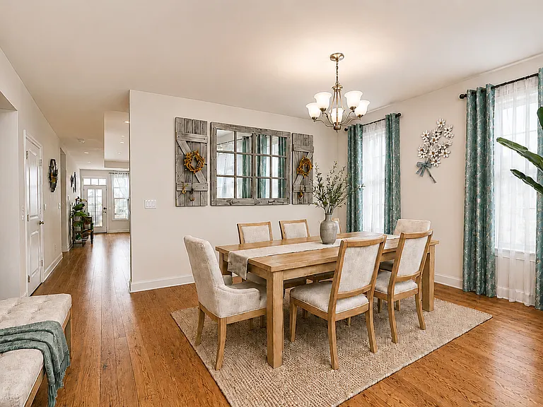 3071 N Spurway Dr — Photo 2