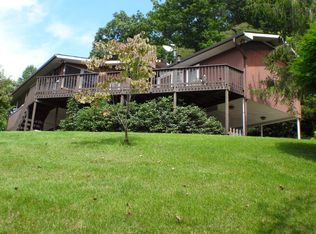 410 Nuthatch Ln, Franklin, NC 28734