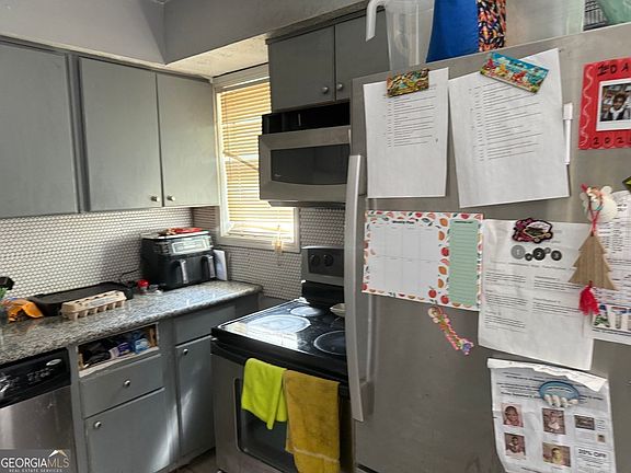 2nd image of 3231 Abbeywood Dr