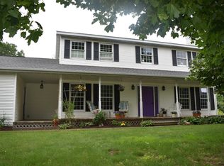 1500 Maplecrest Dr, Castleton, NY 12033