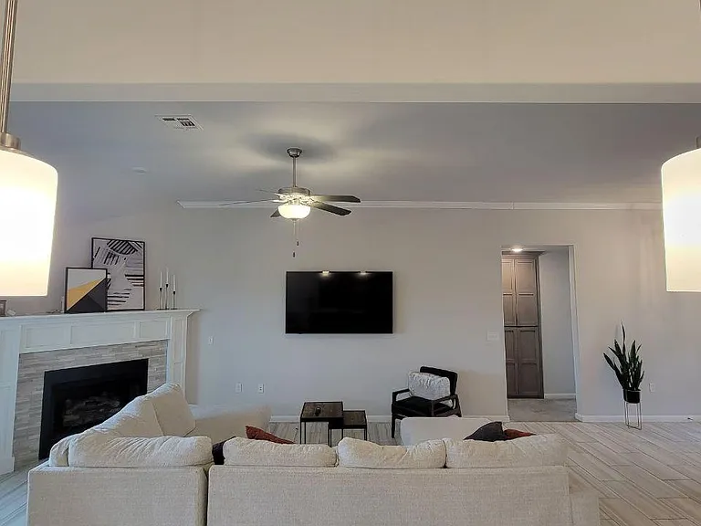 4705 Apatite Bluff Dr — Photo 23