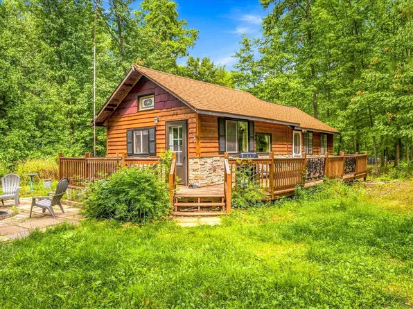 9235 Oakwood Ln, Pine City, MN 55063