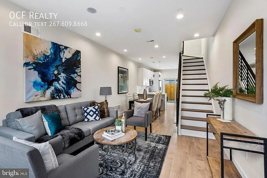 Four Bed West Kensington Townhome — Photo 1
