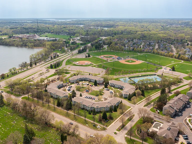 Lakeview Commons — Photo 40
