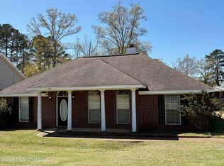 103 Live Oaks Blvd, Pearl, MS