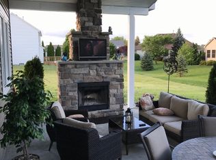 276 W Brooke Ln, Blissfield, MI