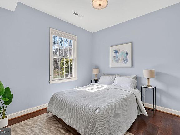 5th image of 5309 Sherier Pl NW