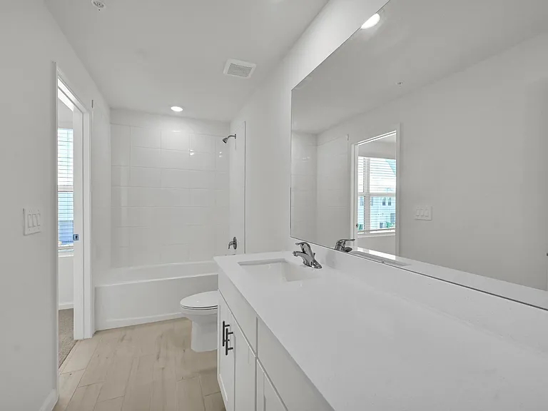 575 Salisbury Cir — Photo 15