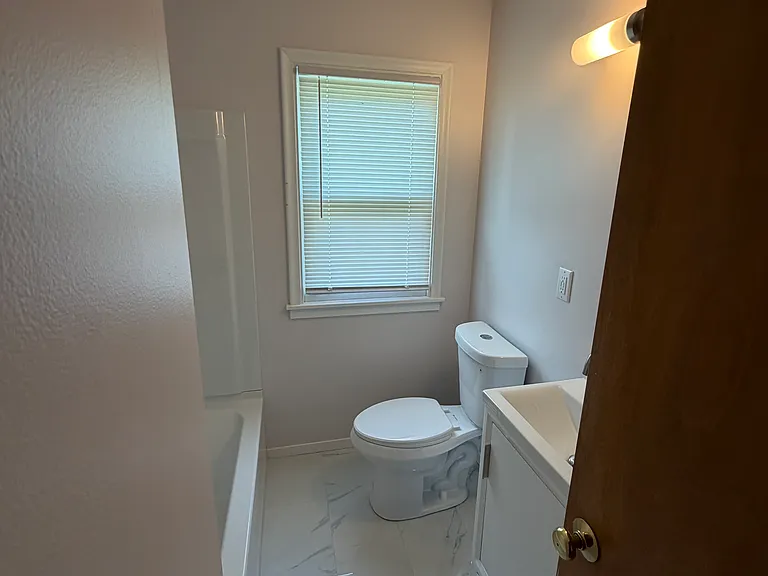 1732 Ford Pkwy — Photo 2