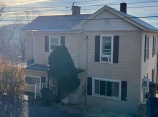 55 Adolphus St, Grafton, WV 26354