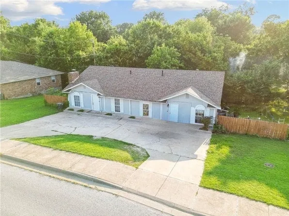 3153 3155 Old Missouri Rd, Fayetteville, AR 72703