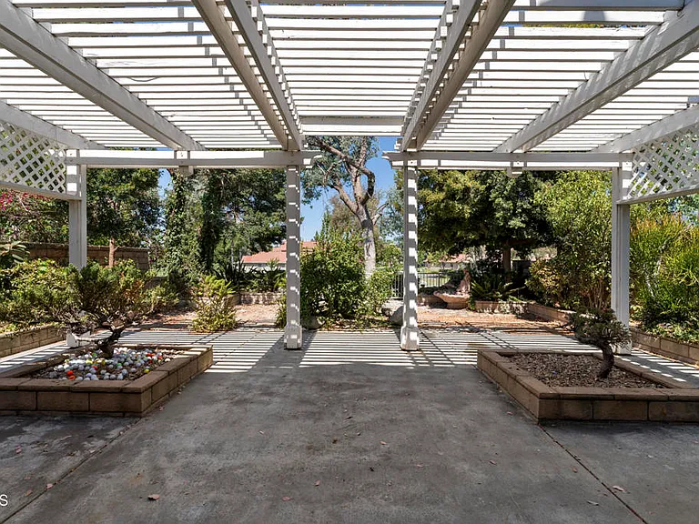 1549 Spyglass Dr — Photo 29