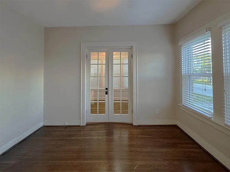 302 W Saulnier St #2 — Photo 11