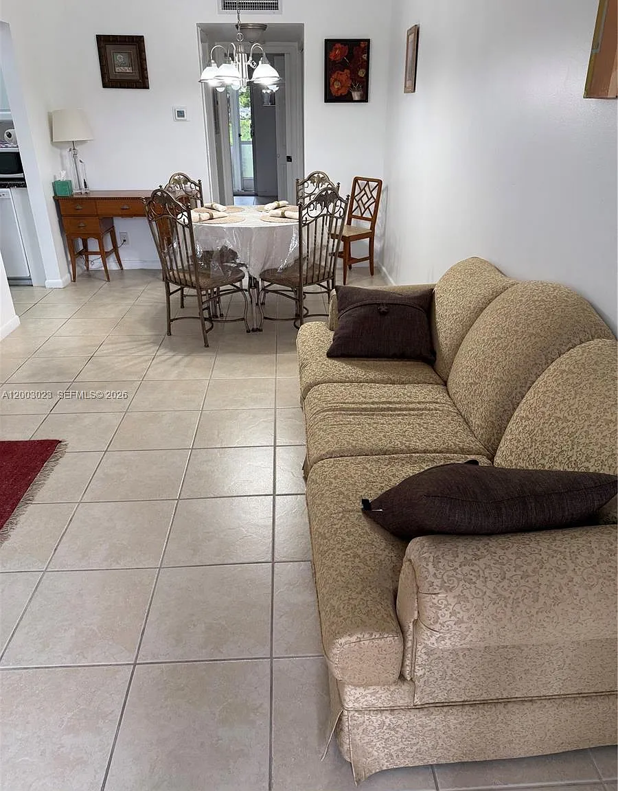 Prescott J Condo — Photo 4