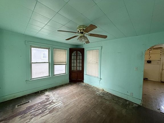 4th image of 209 E Veterans Rd