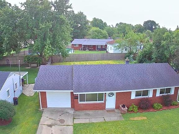 3rd image of 438 Rockford Dr