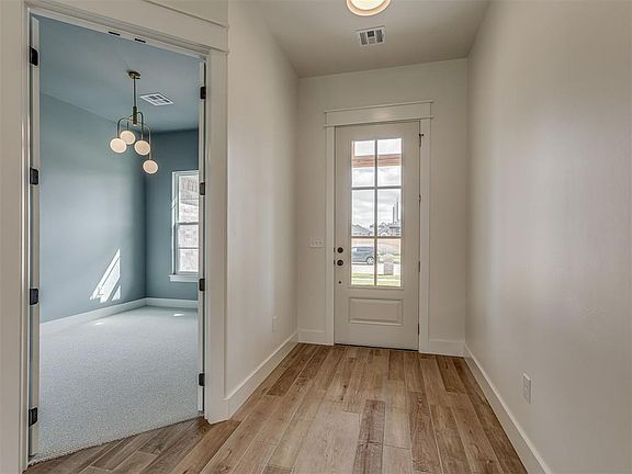 5th image of 3912 Skyler Way