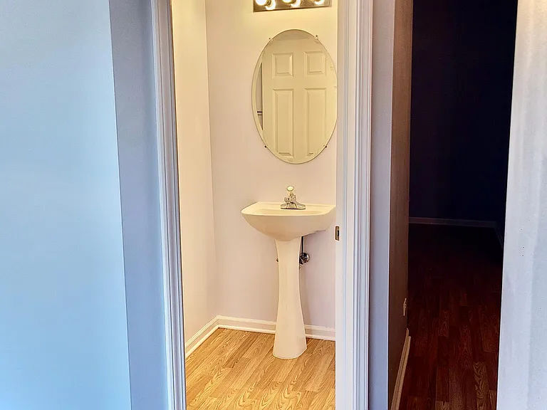 1982 Grandview Pl — Photo 6