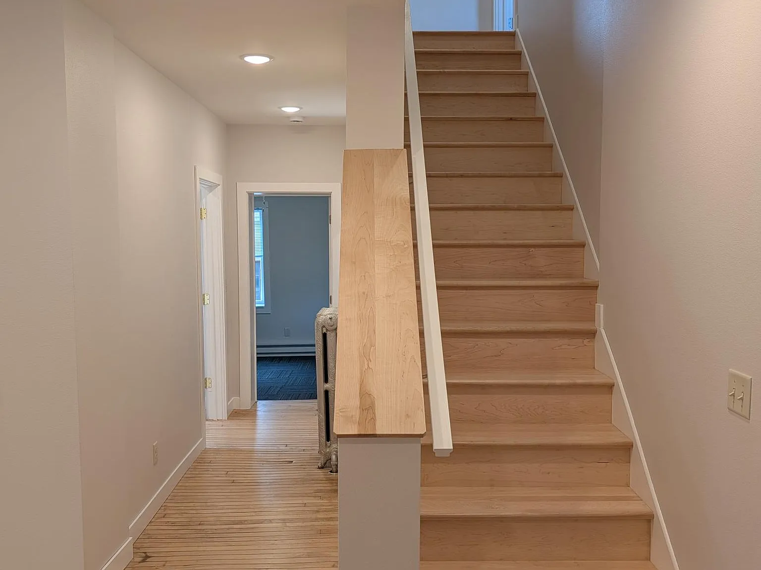 6 bed, 2203 sqft, $2,700 — Photo 3