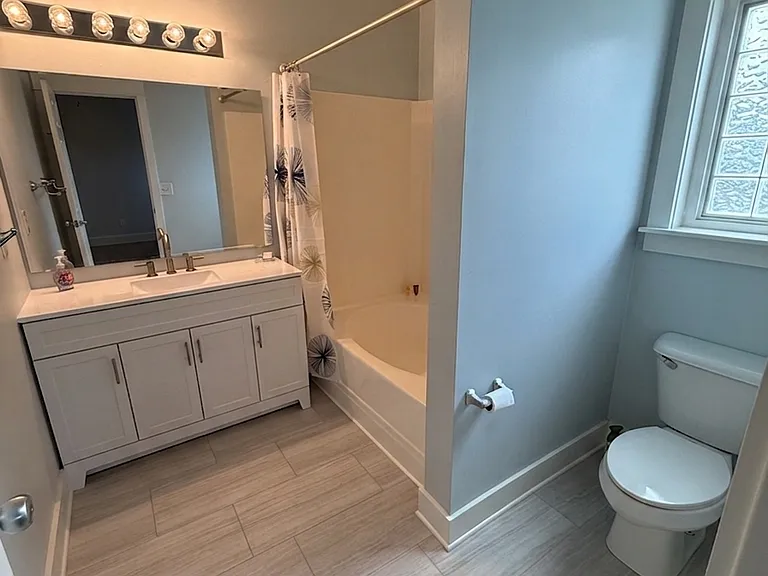 1106 Heartstone Ct — Photo 1