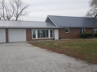 10340 N 6th Ave, Hillsboro, IL 62049