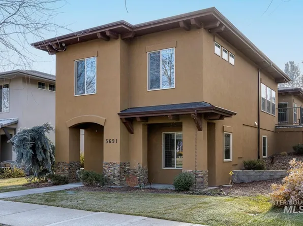 5691 W Hidden Springs Dr, Boise, ID 83714