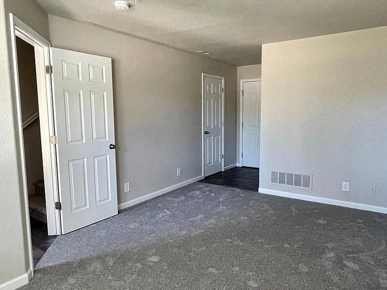Guest bedroom