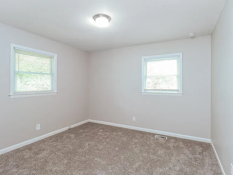 2910 Freida Ln — Photo 12