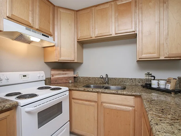1307 Welch St #3 — Photo 6