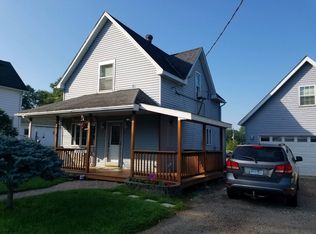 15765 Maple Ln, Center City, MN 55012