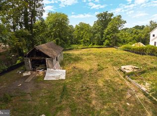 4516 Burke Station Rd, Fairfax, VA 22032