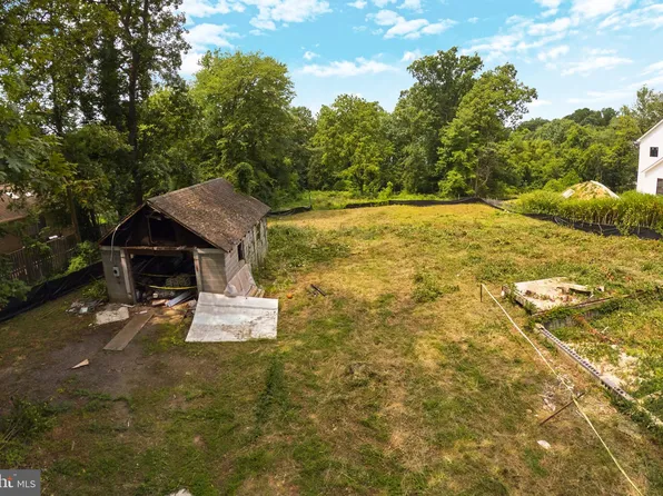 4516 Burke Station Rd, Fairfax, VA 22032
